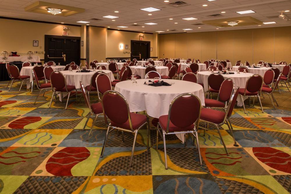 Ramada Plaza Rochester Airport Esterno foto