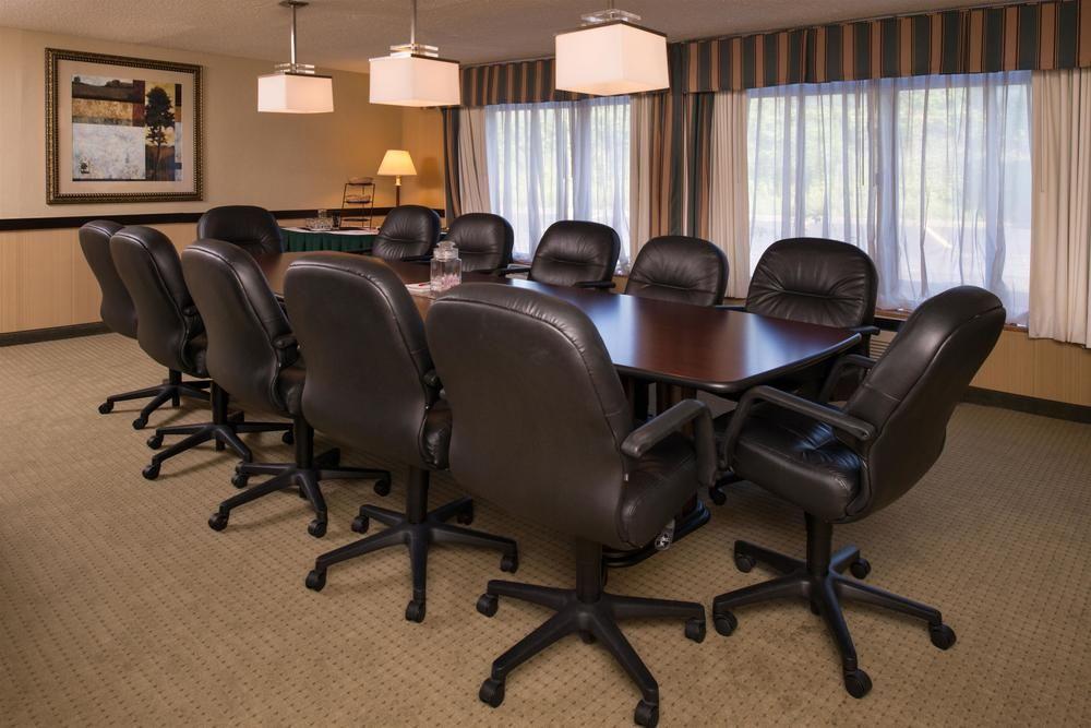 Ramada Plaza Rochester Airport Esterno foto