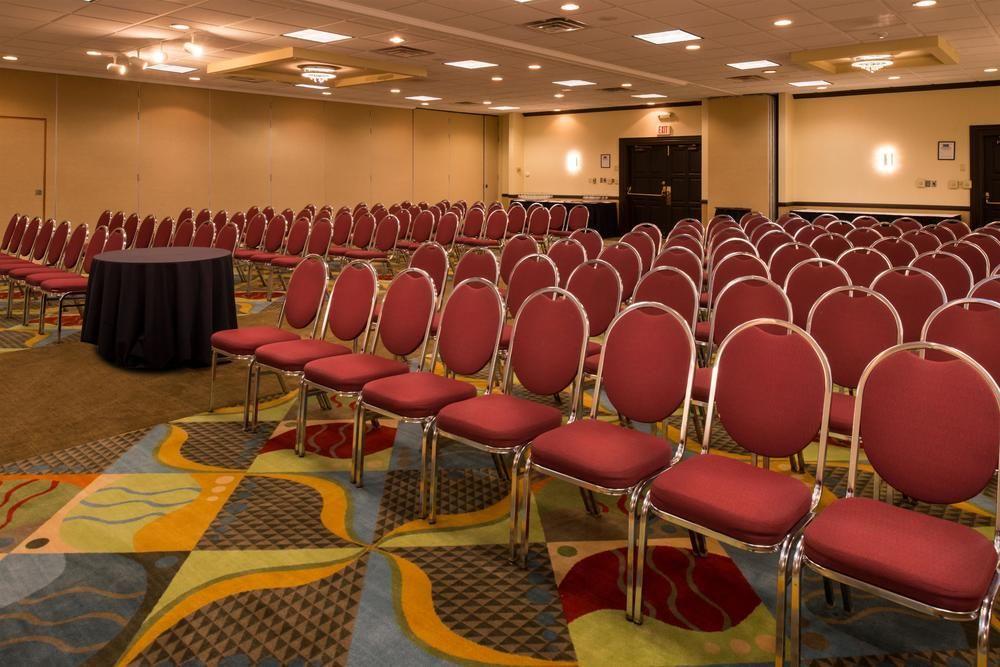 Ramada Plaza Rochester Airport Esterno foto