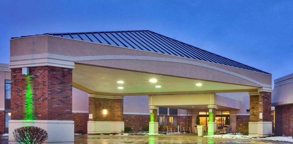 Ramada Plaza Rochester Airport Esterno foto