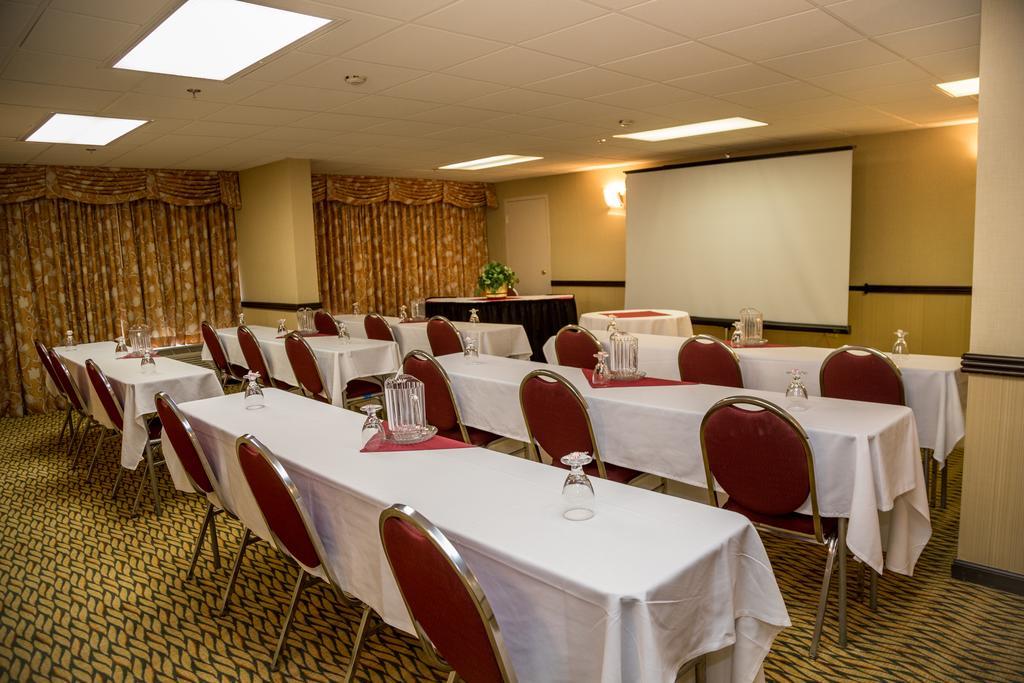 Ramada Plaza Rochester Airport Esterno foto