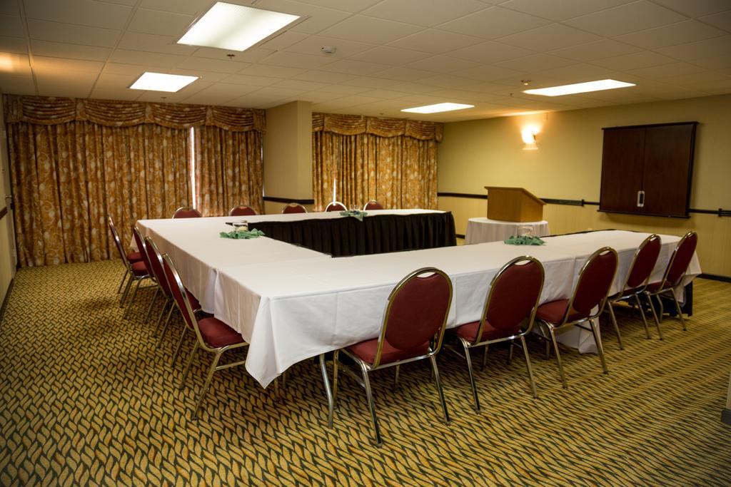 Ramada Plaza Rochester Airport Esterno foto