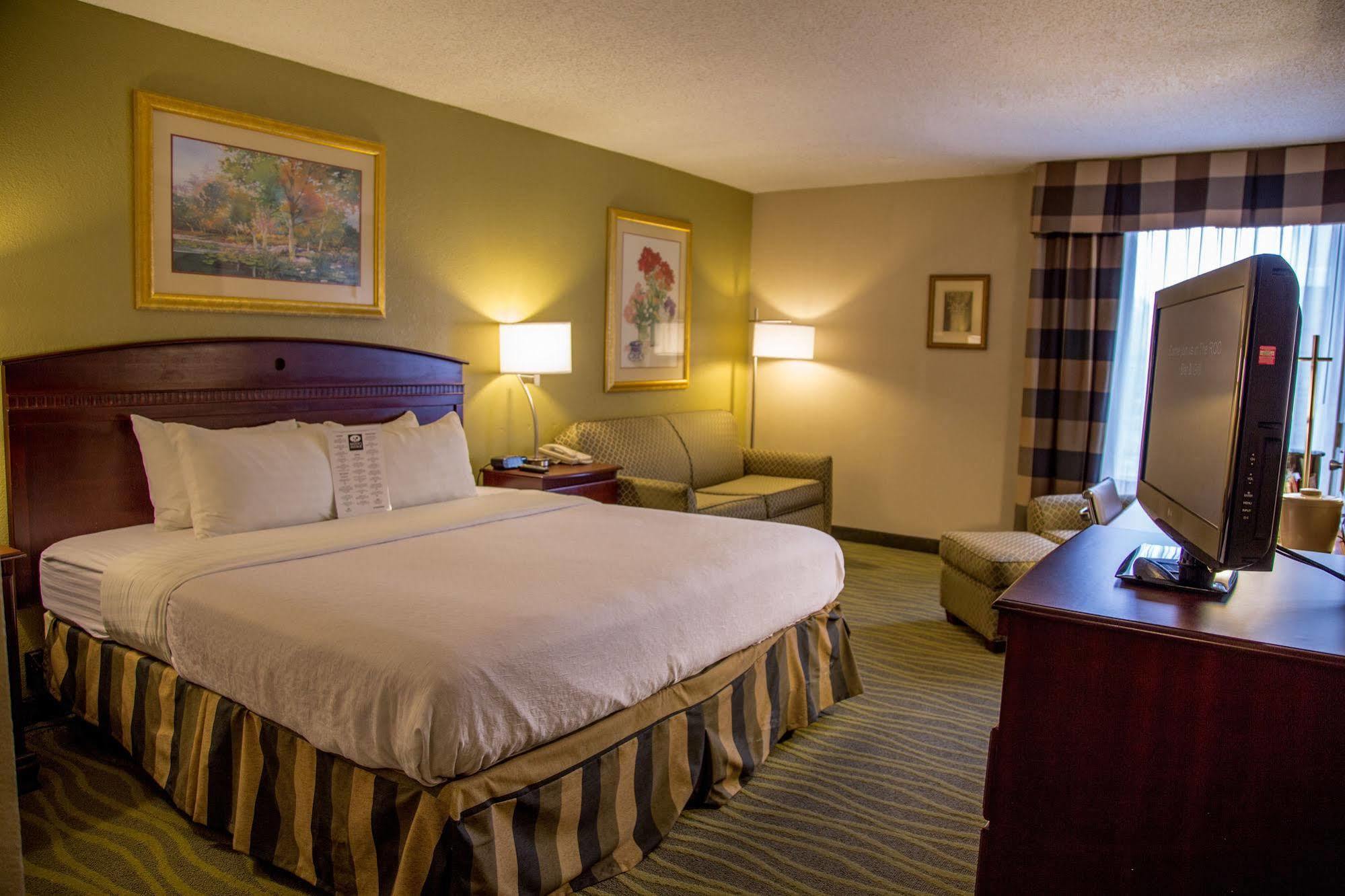 Ramada Plaza Rochester Airport Esterno foto
